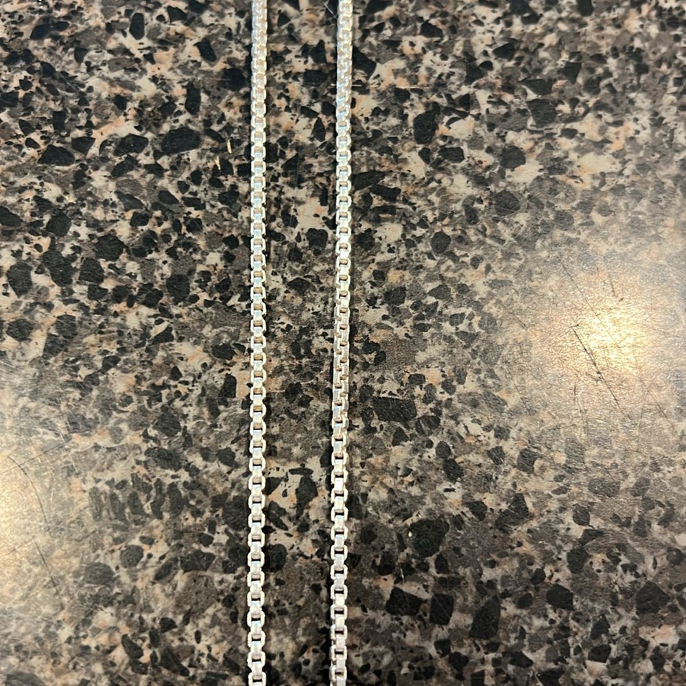 Shell necklace - Picture 4 of 5